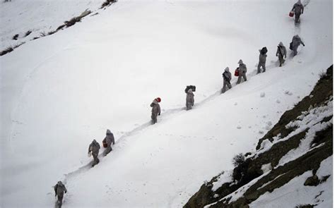 hopes fading for 135 pakistanis trapped in avalanche at siachen