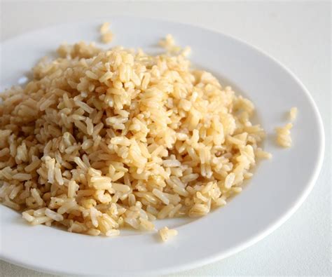Knowing how to cook a good pot of brown rice is an essential kitchen skill. How to Cook Brown Rice in the Oven : 3 Steps (with ...