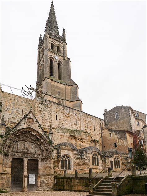 Village saint emilion, niché au cœur des vignes, vous trouverez une large pendant votre séjour au camping yelloh! A day in Saint Emilion - A charming medieval village near ...
