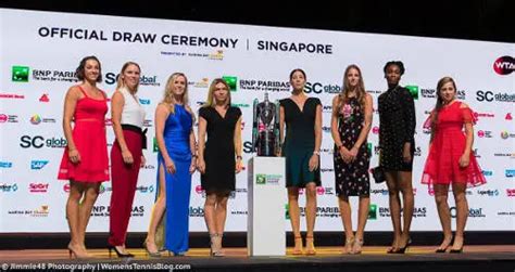 Players Hit The Purple Red Carpet At The 2017 Wta Finals Draw Ceremony