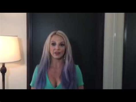 Britney Spears Supports Lgbt Youth For Spiritday Tumbex