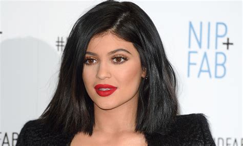 Kylie Jenner Praises Plastic Surgeons Skill For Her Full Lips
