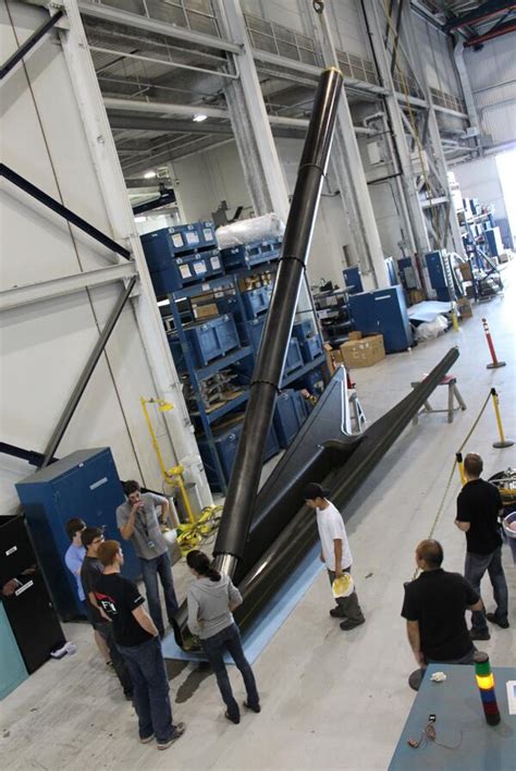 First activate the stage 2. The landing gear of the Falcon 9. : space