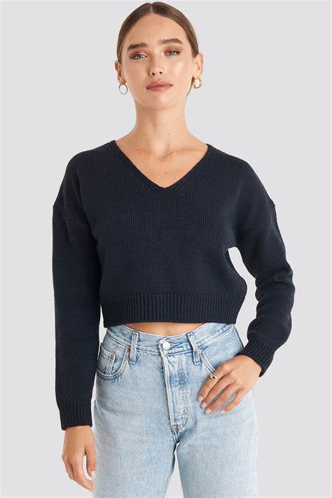 Cropped V Neck Knitted Sweater Bleu Na Kd