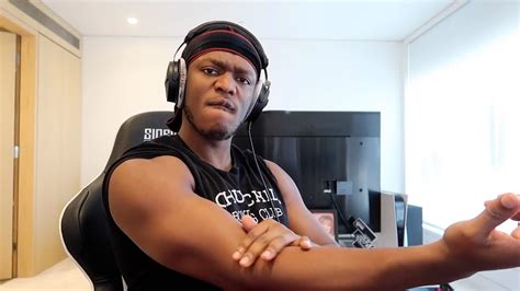 Ksi Gets Bored And Starts Showing Off His Muscles Youtube