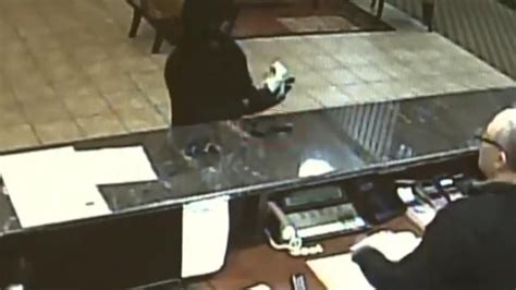 Hotel Clerk Foils World S Most Casual Robber Hotel Robber Home