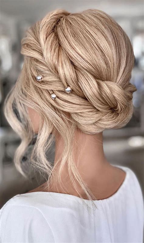 39 The Most Romantic Wedding Hair Dos To Get An Elegant Look Garden Princess