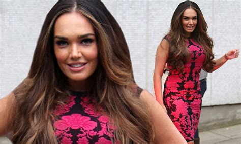 Tamara Ecclestone Shows Off Her New Curves In Form Fitting Floral Frock Daily Mail Online