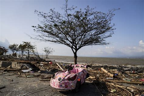 Tsunamis are just long waves — really long waves. Why Indonesia's tsunamis are so deadly - Cosmos Magazine