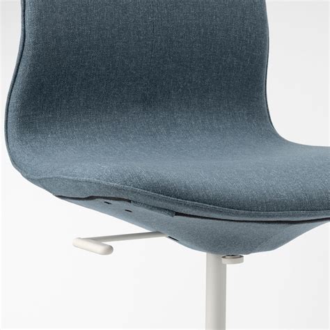 There are gentle curve lines that look highly pleasant and offer better support to the back and spinal cord. LÅNGFJÄLL Conference chair - Gunnared blue, white - IKEA