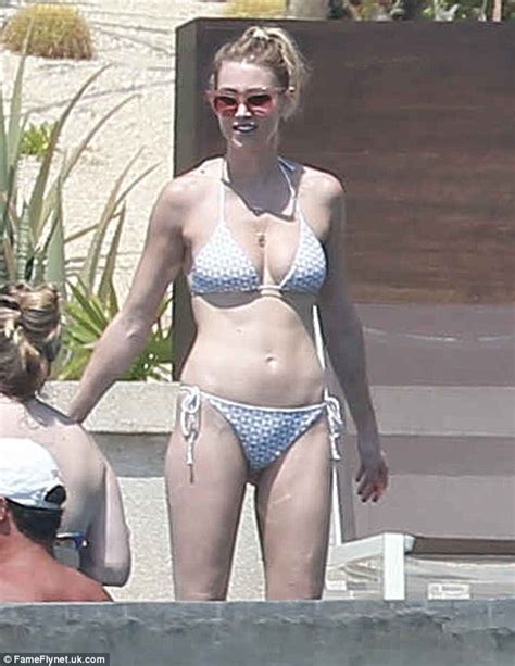 Whitney Port Showcases Her Bikini Body At The Cape Hotel In Cabo Daily Mail Online