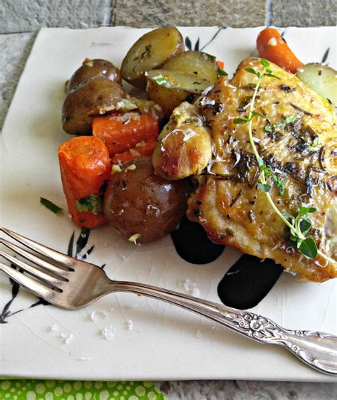 Slow Cooker Garlic Chicken With Baby Potatoes And Carrots