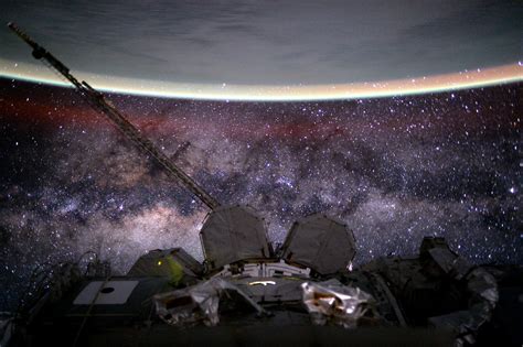 La Tierra y la Vía Láctea desde el espacio Zona Geek