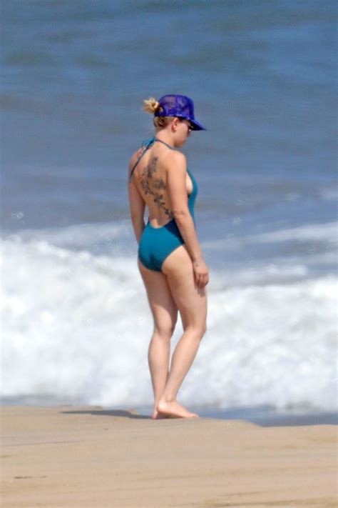 This is scarlett johansson hot compilation by huynhtankhoa on vimeo, the home for high quality videos and the people who love them. Scarlett Johansson in a Swimsuit - Beach in the Hamptons ...