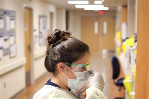 Ten Us Nurses Suspended After Refusing To Treat Patients Without Face Masks London Evening
