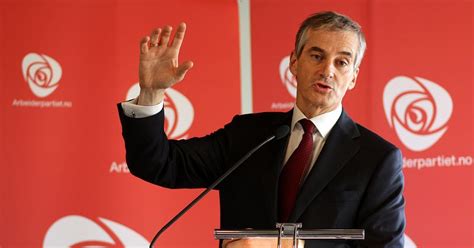 September 2012 til regjeringsskiftet etter stortingsvalget i 2013, og var utenriksminister i jens stoltenbergs andre regjering fra 2005 til 2012. Kureren - Jonas Gahr Støre: "Innkalling til dugnad"