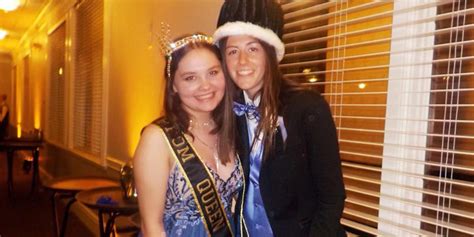 Lesbian Couple Crowned Prom King Queen For St Time In Ohio School