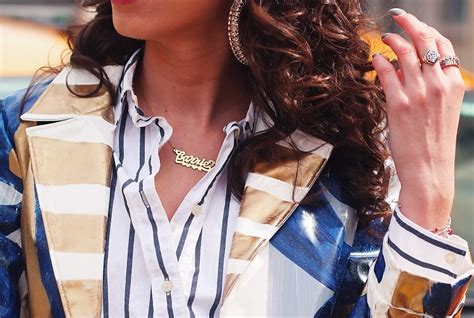 carrie bradshaw s iconic nameplate necklace is back