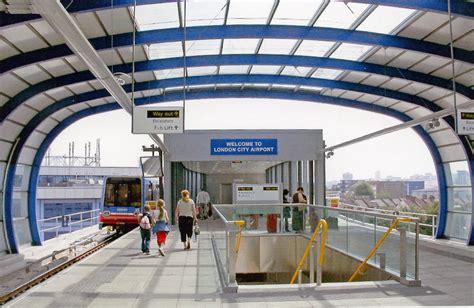Filelondon City Airport Dlr Station Geograph 3761396 By Ben Brooksbank