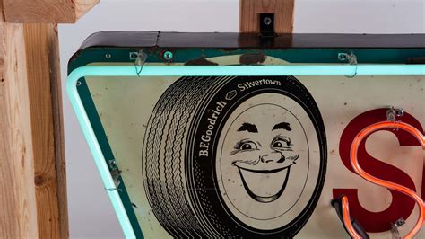 Smilage Single Sided Tin Neon M130 Indy Road Art 2020