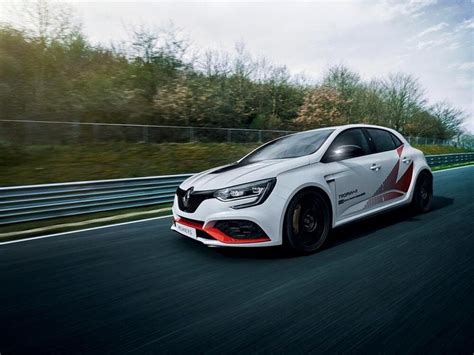 Renault Megane Rs Trophy R Takes Nurburgring Lap Record For A Front
