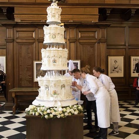 Queen Elizabeth Wedding Cake Jenniemarieweddings