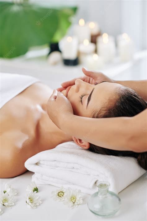 Premium Photo Rejuvenating Face Massage