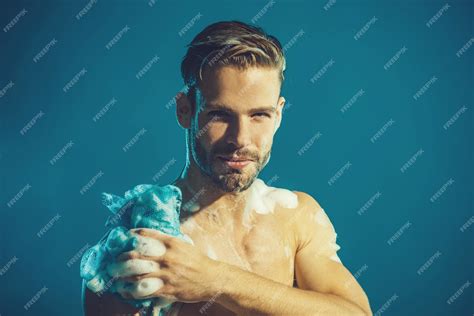 Premium Photo Athletic Handsome Guy Muscular Body Soaping Himself In