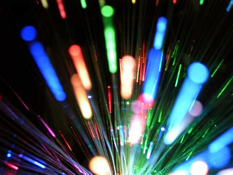 Twin beams of noise-canceling laser light achieve fastest, farthest