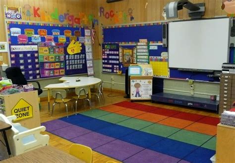 The Very Busy Kindergarten My Smartboard Calendar Kindergarten Classroom Setup Classroom
