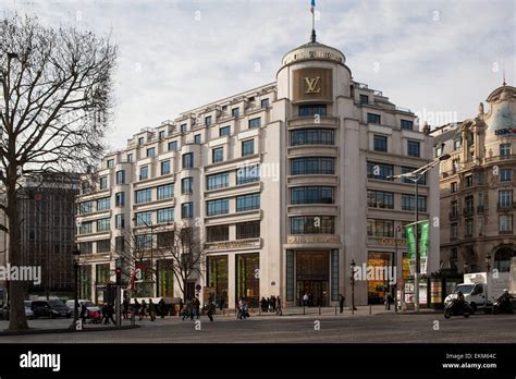 Louis Vuitton Flagship Store In Paris Wydział Cybernetyki