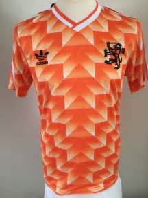 Mooi shirt voor een echte frankrijk ek/ wk supporter. Marco van Basten / Nederlands elftal EK 1988 - Origineel ...