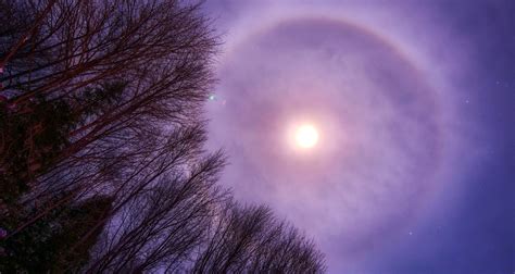 Do You See A Moon Halo Or A Moonbow Farmers Almanac Plan Your Day