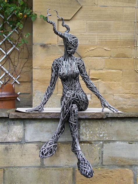 Artist Creates Evocative Figure Sculptures Out Of Metal Wire