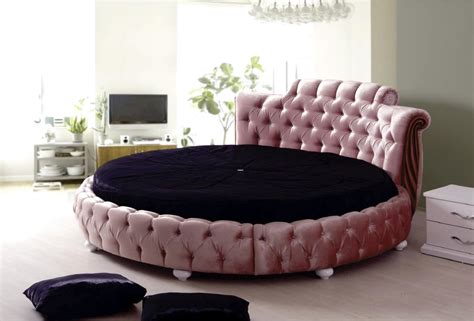 Mit rundbetten von schlafwelt findest du etwas besonderes. Rundes Bett in Rosa inklusive Matratze 23 cm Lale