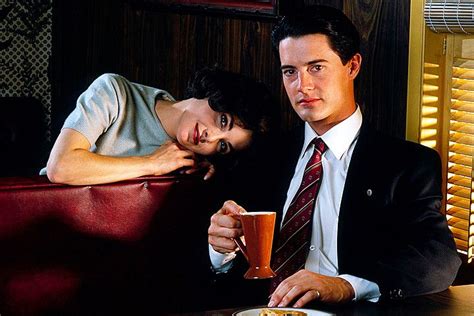 Twin Peaks Season 3 Expands To 18 Episodes Will Restore Original Diner
