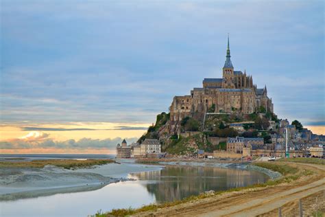 Visit The Fairytale Like Island Of Mont Saint Michel Despite The Huge