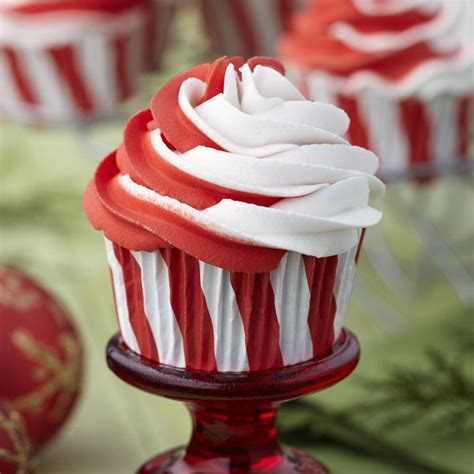 We have tons of treats perfect for the holiday season, including darling snowman toppers, festive flavors like cocoa and gingerbread, and showy christmas tree cupcakes. 11 Cute Christmas Cupcakes - The Purple Pumpkin Blog