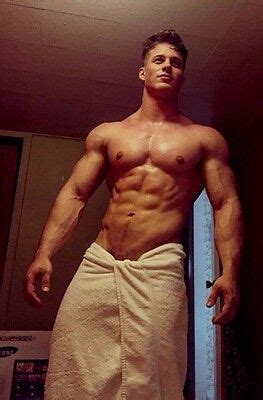 Shirtless Male Muscular Beefcake Ripped Body Builder Hunk Towel PHOTO