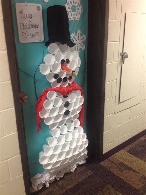 10 Easy Christmas Door Decorating Ideas Decoomo