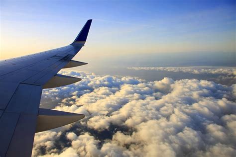 Comment Freine Un Avion à L Atterrissage - Comment prendre des photos à travers le hublot d'un avion - Photo24