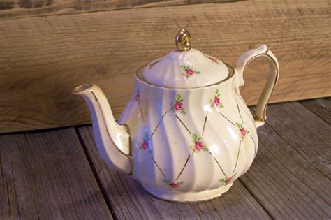 English Teapot Sadler England 3632 Fine China Teapot White