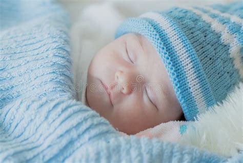 2450 Sleeping Baby Knitted Hat Stock Photos Free And Royalty Free