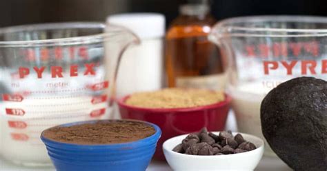 Easy mousse with chocolate cupsfamily fresh meals. avocado chocolate pudding mousse