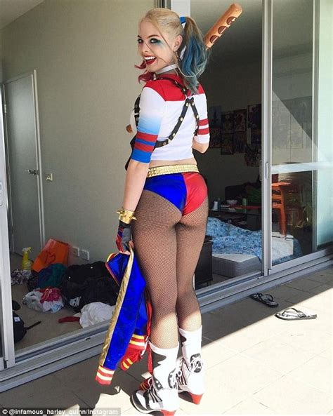 Cosplay Enthusiast Is The Spitting Image Of Margot Robbie In Suicide Squad Daily Mail Online