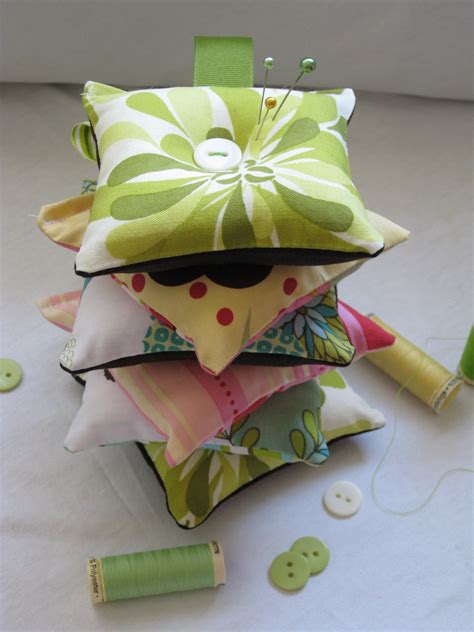 Fabric Scrap Pin Cushions Sewing Projects