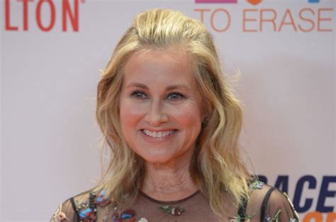Brady Bunch Alum Maureen Mccormick To Star In New Discovery Series
