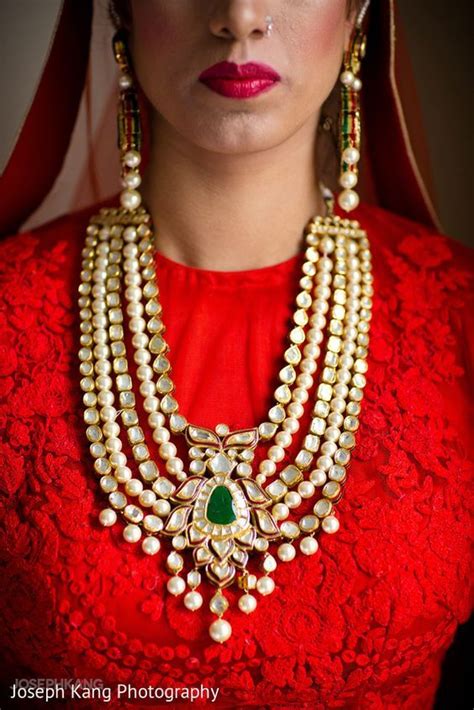 Pin By Vassiliki Tomaras On Bollywoods Gold Indian Bridal Jewelry Kundan Fashion Jewelry