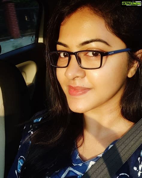 rachitha mahalakshmi instagram sun kissed morning drives 😋 🚗 😇😇😇😇😇 gethu cinema