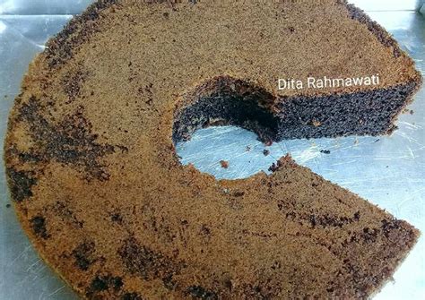 Kue bolu juga dapat dijadikan sebagai kue jenis lain sehingga tidak heran jika kue ini selalu hadir di berbagai acara. Resep Bikin Bolu Panggang / 8 Cara Membuat Bolu Panggang ...